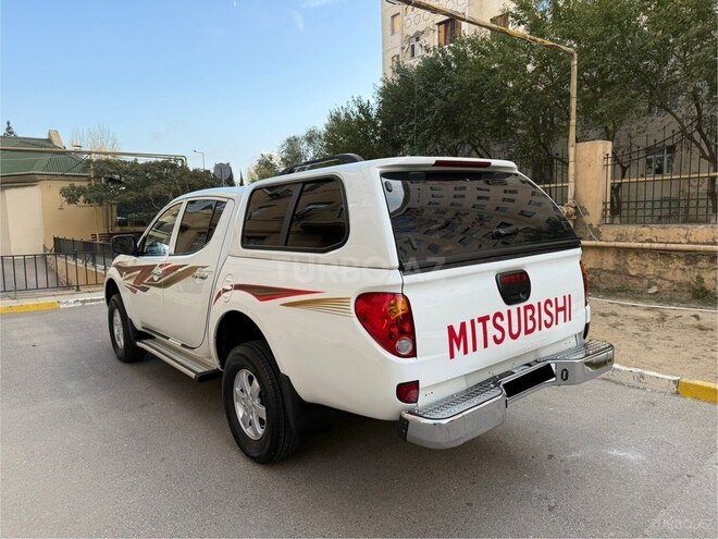 Mitsubishi L200 2014, 195,000 km - 2.5 l - Xırdalan