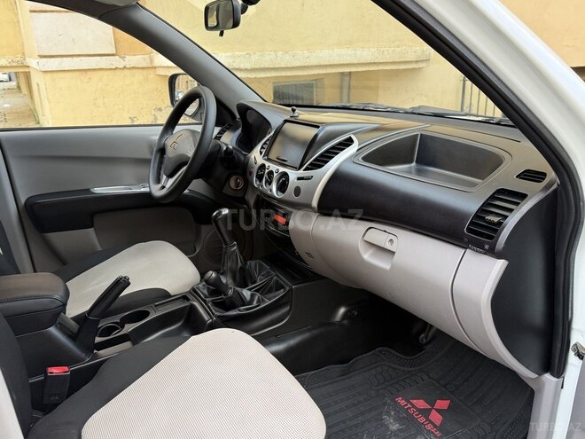 Mitsubishi L200 2014, 195,000 km - 2.5 l - Xırdalan