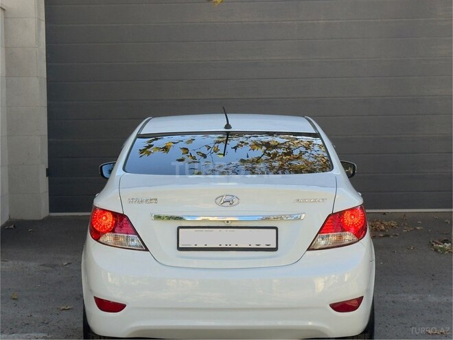 Hyundai Accent 2013, 230,000 km - 1.6 l - Bakı
