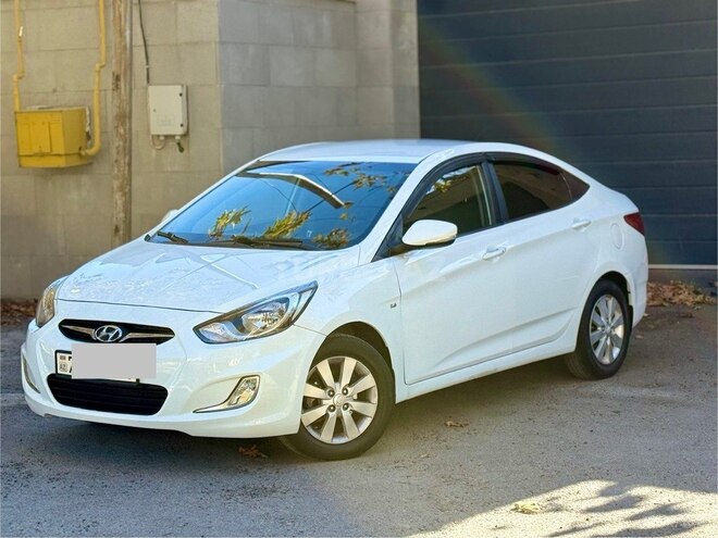 Hyundai Accent 2013, 230,000 km - 1.6 l - Bakı