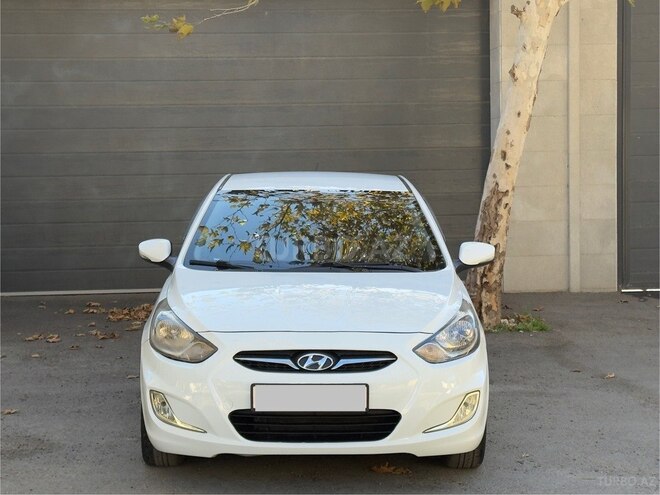 Hyundai Accent 2013, 230,000 km - 1.6 l - Bakı