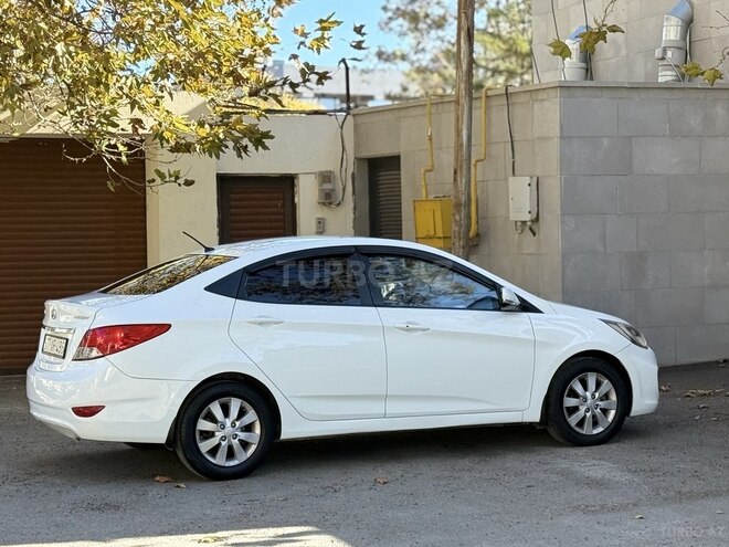 Hyundai Accent 2013, 230,000 km - 1.6 l - Bakı