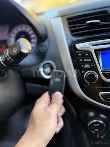 Hyundai Accent 2013, 230,000 km - 1.6 l - Bakı