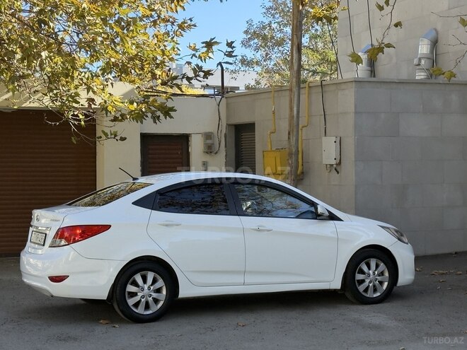 Hyundai Accent 2013, 230,000 km - 1.6 l - Bakı