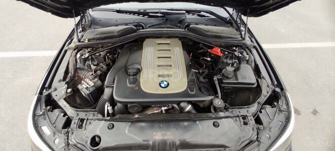 BMW 525 2005, 350,000 km - 2.5 л - Bakı