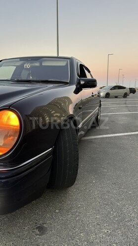 Mercedes E 200 1999, 430,000 km - 2.0 л - Bakı