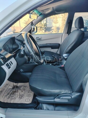 Mitsubishi L200 2014, 386,000 km - 2.5 l - Bakı