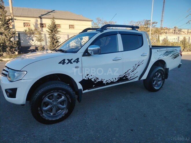Mitsubishi L200 2014, 386,000 km - 2.5 l - Bakı