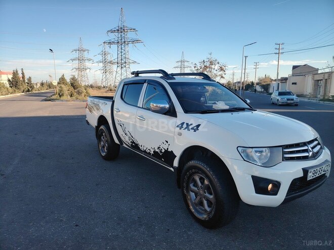 Mitsubishi L200 2014, 386,000 km - 2.5 l - Bakı