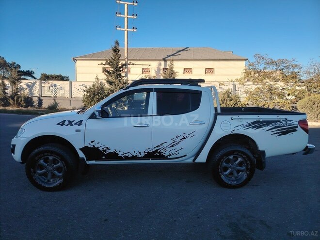 Mitsubishi L200 2014, 386,000 km - 2.5 l - Bakı