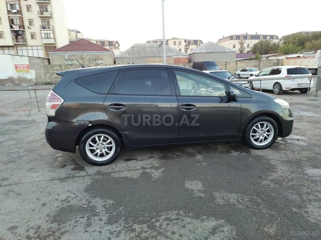 Toyota Prius V 2015, 313,885 km - 1.8 l - Bakı
