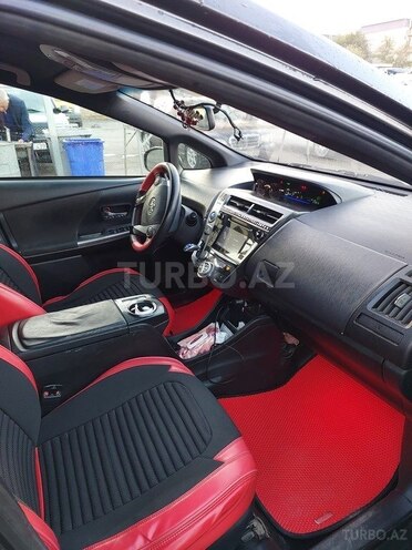 Toyota Prius V 2015, 313,885 km - 1.8 l - Bakı
