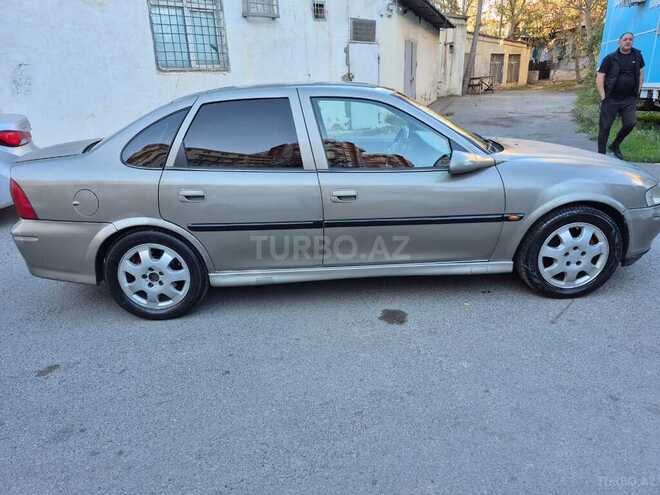 Opel Vectra 1999, 450,000 km - 2.0 л - Bakı