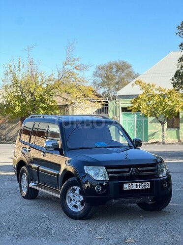 Mitsubishi Pajero 2007, 172,000 km - 3.0 l - Gəncə