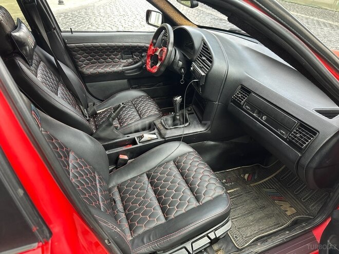 BMW 318 1992, 255,000 km - 1.8 l - Bakı