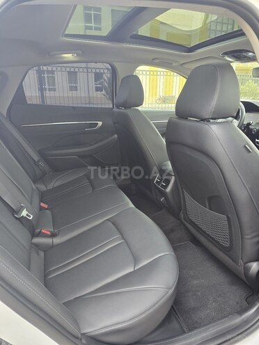 Hyundai Sonata-11