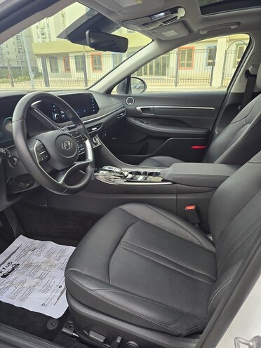 Hyundai Sonata-14