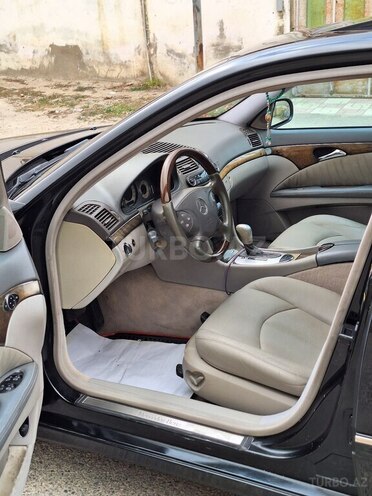 Mercedes E 270 2002, 254,000 km - 2.7 l - Bakı