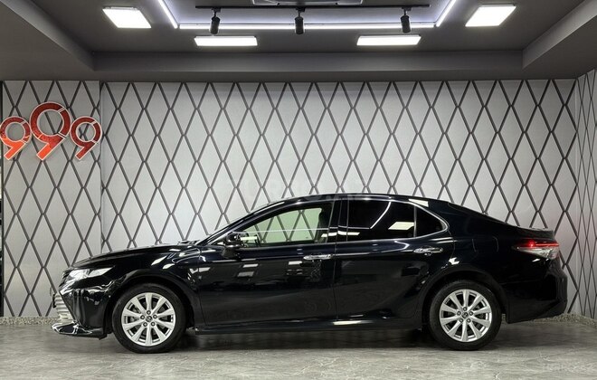 Toyota Camry-6