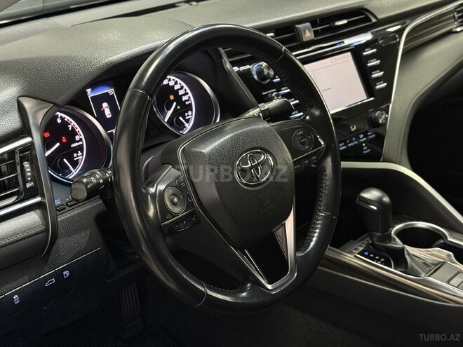 Toyota Camry-12
