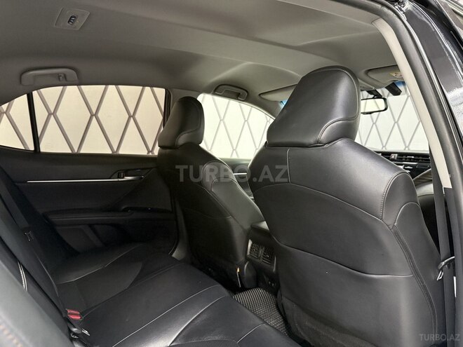 Toyota Camry-11