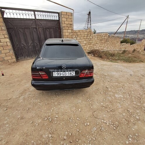 Mercedes E 270 2001, 167,000 km - 2.7 l - Bakı