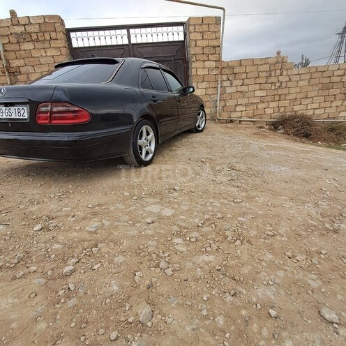 Mercedes E 270 2001, 167,000 km - 2.7 l - Bakı