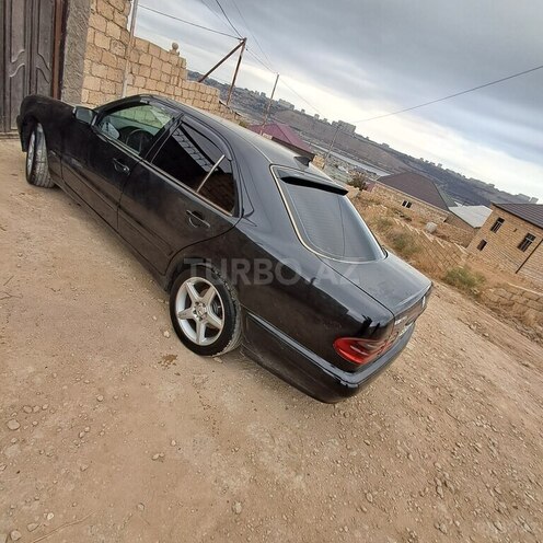 Mercedes E 270 2001, 167,000 km - 2.7 l - Bakı