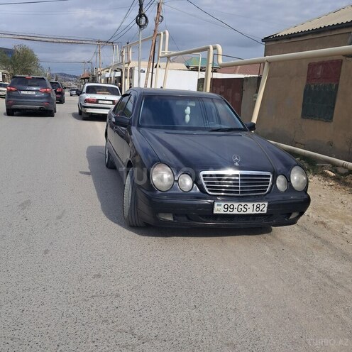 Mercedes E 270 2001, 167,000 km - 2.7 l - Bakı