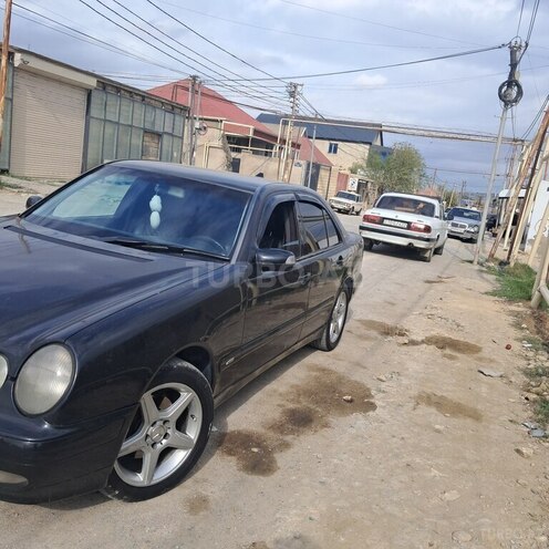 Mercedes E 270 2001, 167,000 km - 2.7 l - Bakı