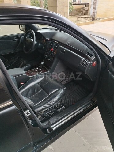 Mercedes E 220 1999, 460,000 km - 2.2 l - Bakı