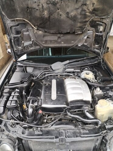 Mercedes E 220 1999, 460,000 km - 2.2 l - Bakı