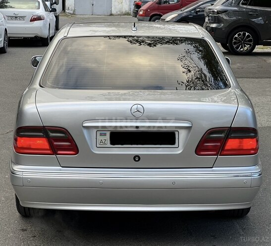 Mercedes E 280 2000, 305,000 km - 2.8 l - Bakı