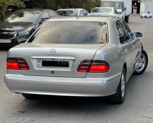 Mercedes E 280 2000, 305,000 km - 2.8 l - Bakı