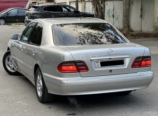 Mercedes E 280 2000, 305,000 km - 2.8 l - Bakı