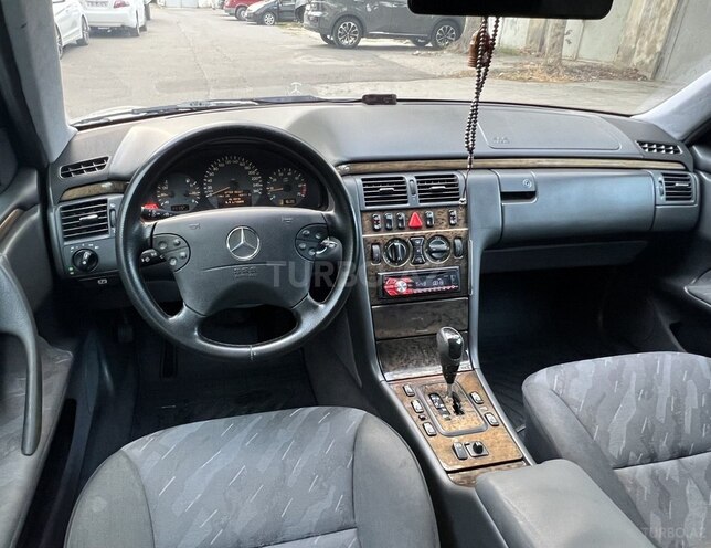 Mercedes E 280 2000, 305,000 km - 2.8 l - Bakı