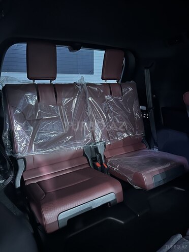 Lexus LX 600-33