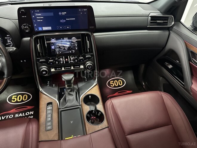 Lexus LX 600-8