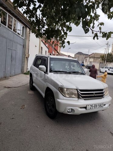 Mitsubishi Pajero io 2004, 320,000 km - 2.0 l - Bakı