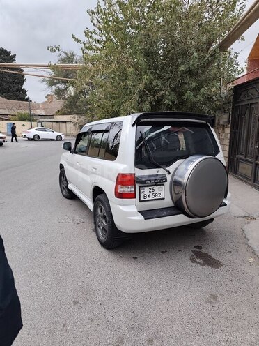 Mitsubishi Pajero io 2004, 320,000 km - 2.0 l - Bakı
