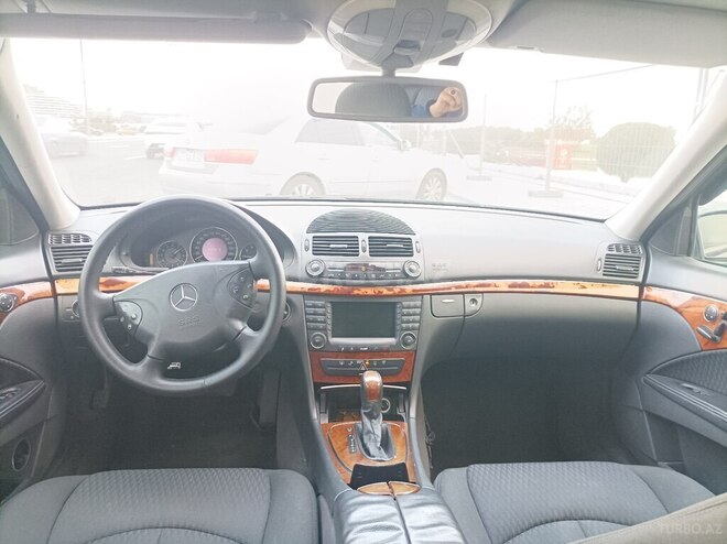 Mercedes E 240 2003, 159,600 km - 2.6 l - Bakı