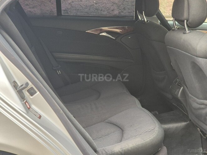Mercedes E 240-12
