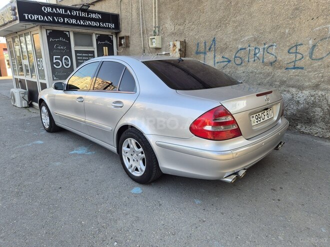 Mercedes E 240-16