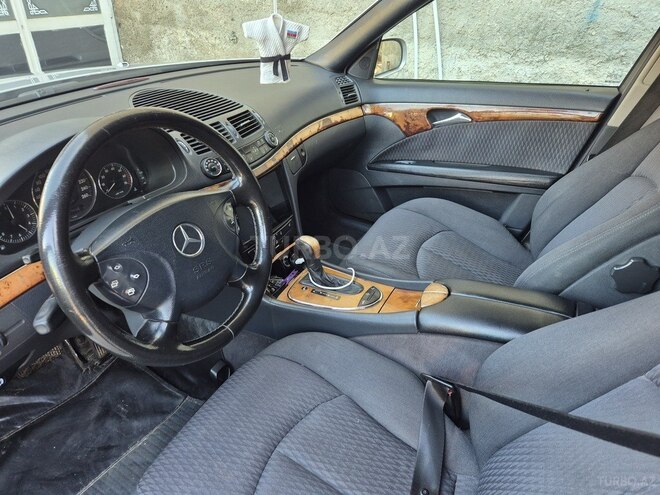 Mercedes E 240-19