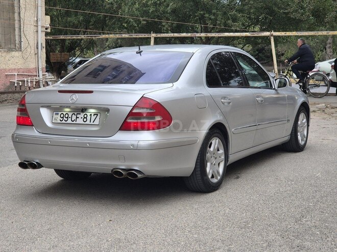 Mercedes E 240-5