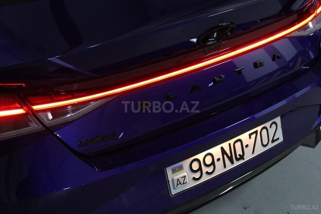 Hyundai Elantra-9