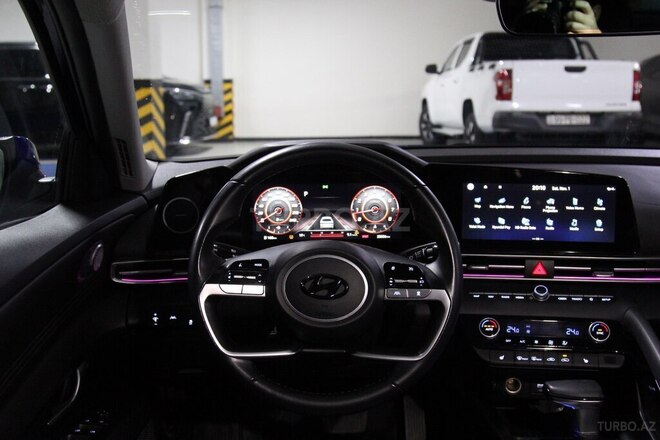 Hyundai Elantra-16