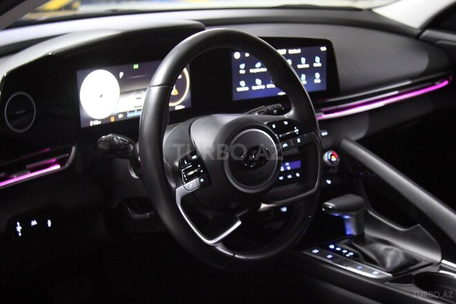 Hyundai Elantra-18