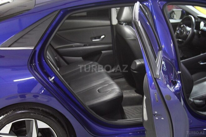 Hyundai Elantra-17