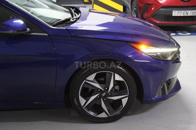 Hyundai Elantra-3
